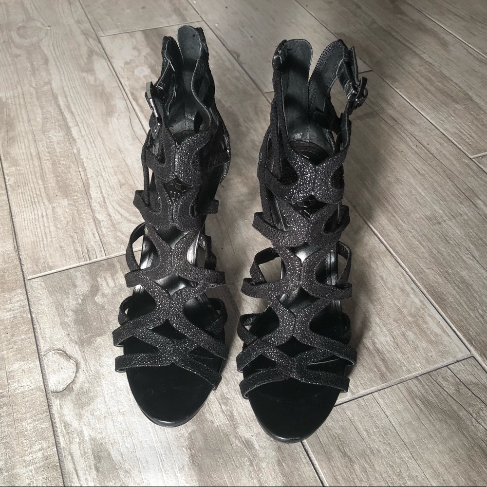 ✨VINCE CAMUTO FANTIN SZ 5✨